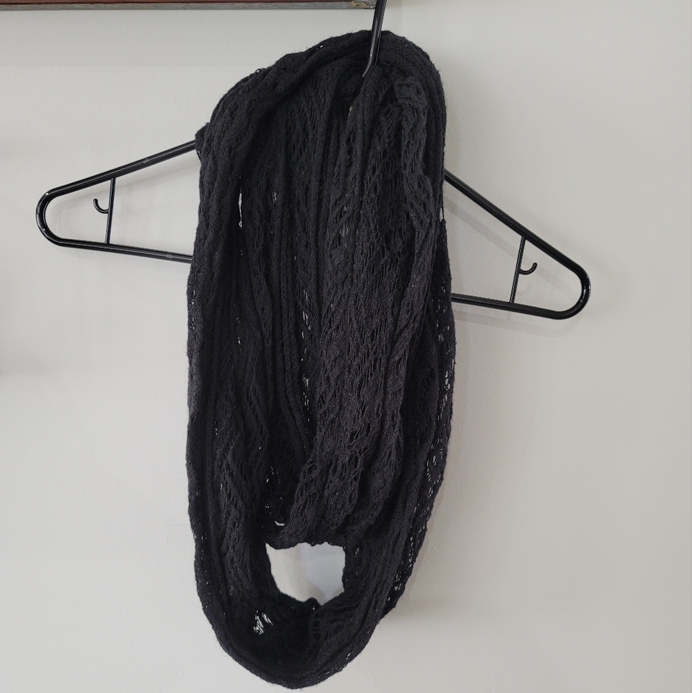 Black Scarf​